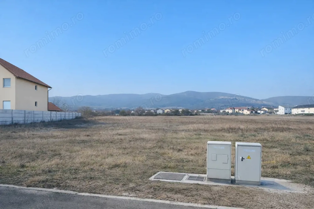 OKAZIE ! Teren Intravilan 4080 mp. D=31 m. PUZ aprobat P+3+1 Rh Asfalt Utilitati