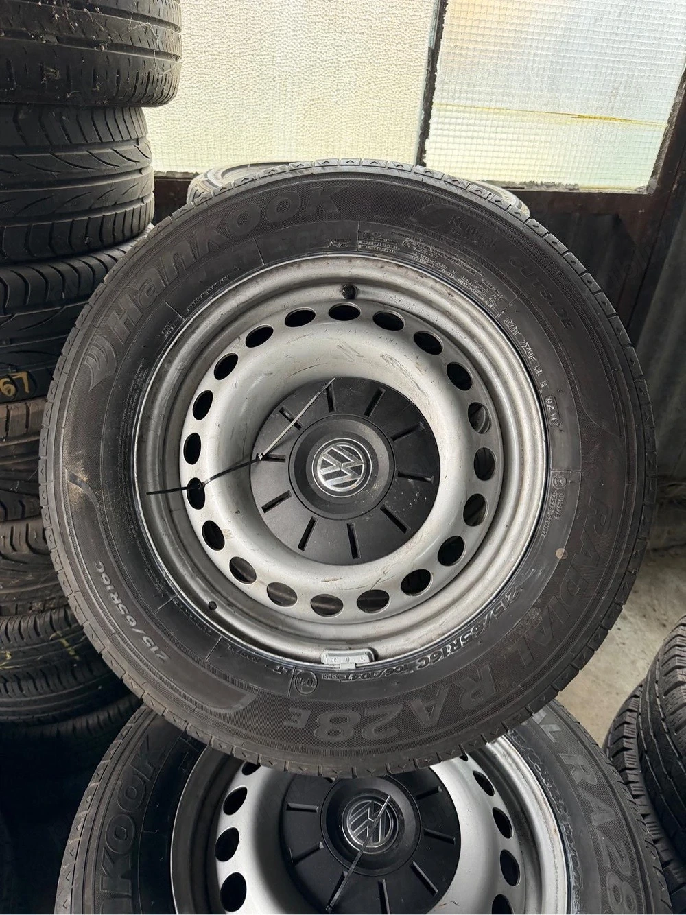 set 4 jante microbus vw T5 in stare foarte buna , echipate cu anvelope vara 215/65/16 C , 