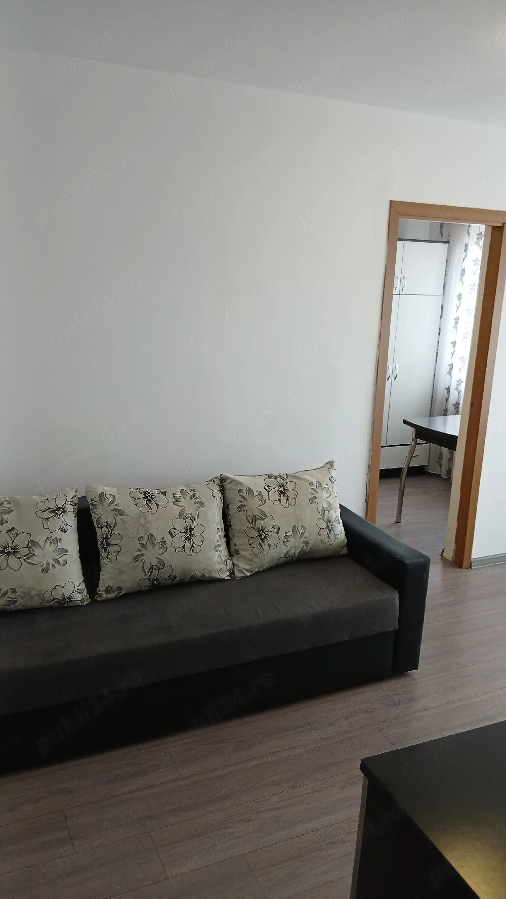 Închiriez apartament cu 2 camere 