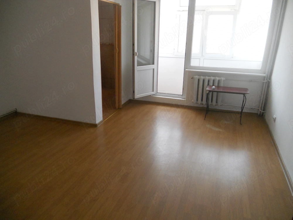 Darmanest-etajul 2-balcon-spatioasa