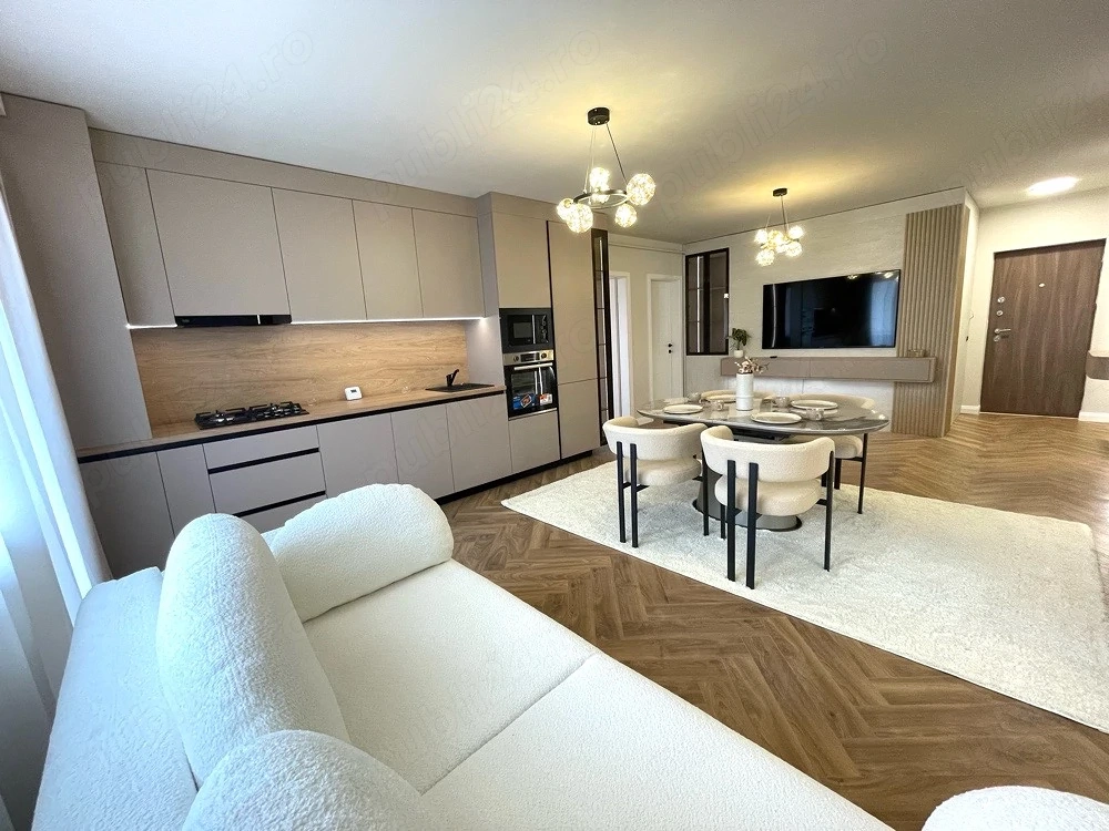 Proprietar vând ap 3 camere Florești, două băi, bloc cu lift