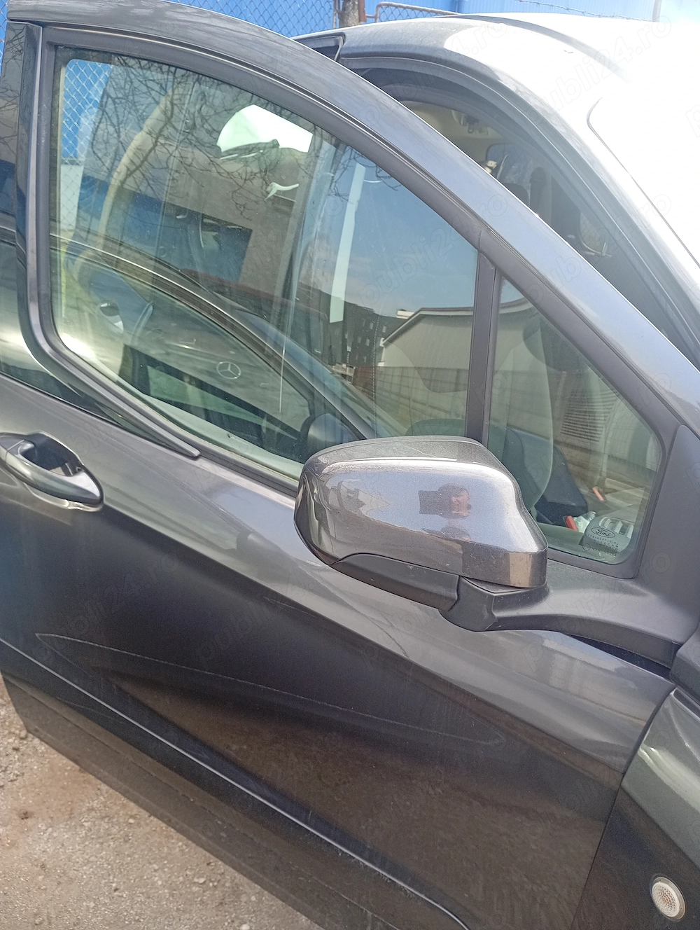 Ușă laterală față completă Ford Tourneo Courier 2018. 550 Roni. 