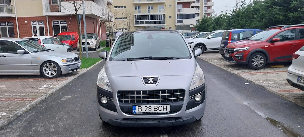 Vând Peugeot 3008,  an  2013 