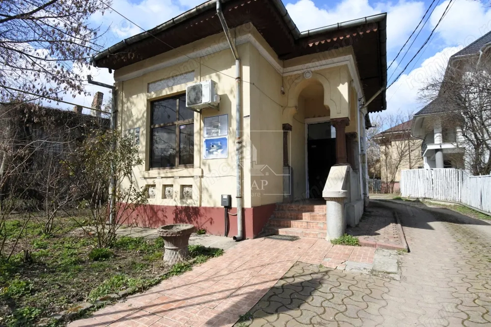spațiu birouri-45 mp-strada Oituz-lângă Judecătoria Bacău