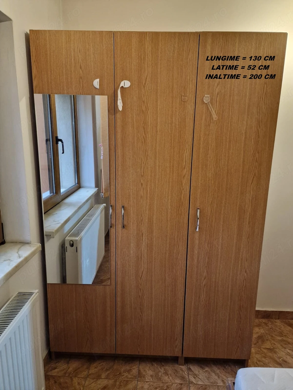 Dulap haine 3 uși cu Oglindă - 200x130 cm - Stare Foarte Bună