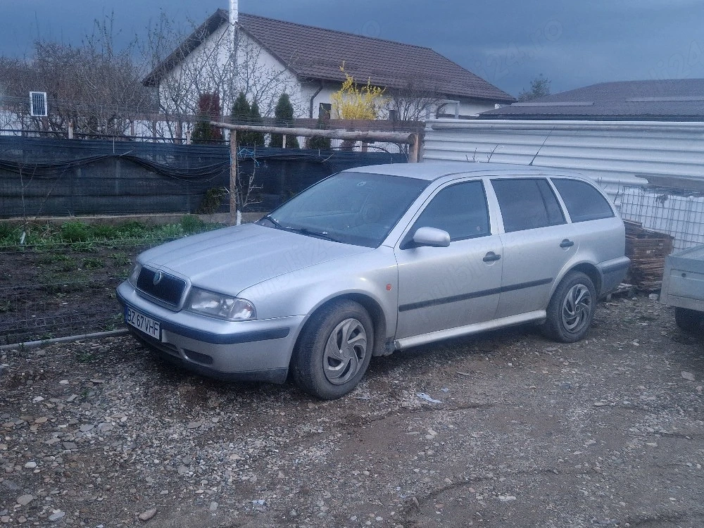 vând skoda octavia 1