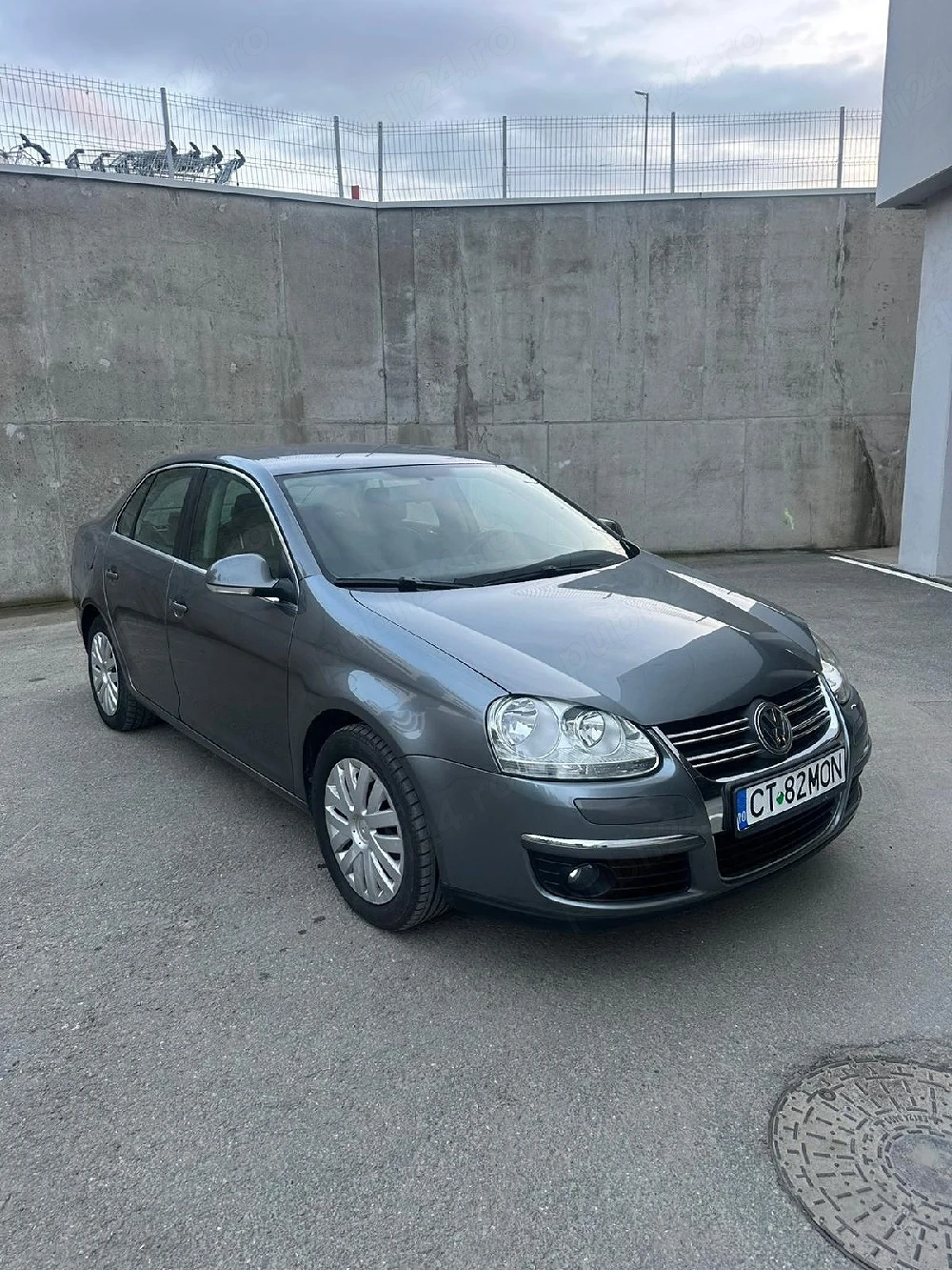 Vand Volkswagen jetta 1.6 mpi an fab 2008 Negociabil 