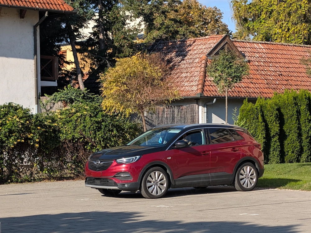 Opel Grandland X Vând OPEL GRANDLAND - X, 1.6 TURBO, Plug-In Hybrid 300cp