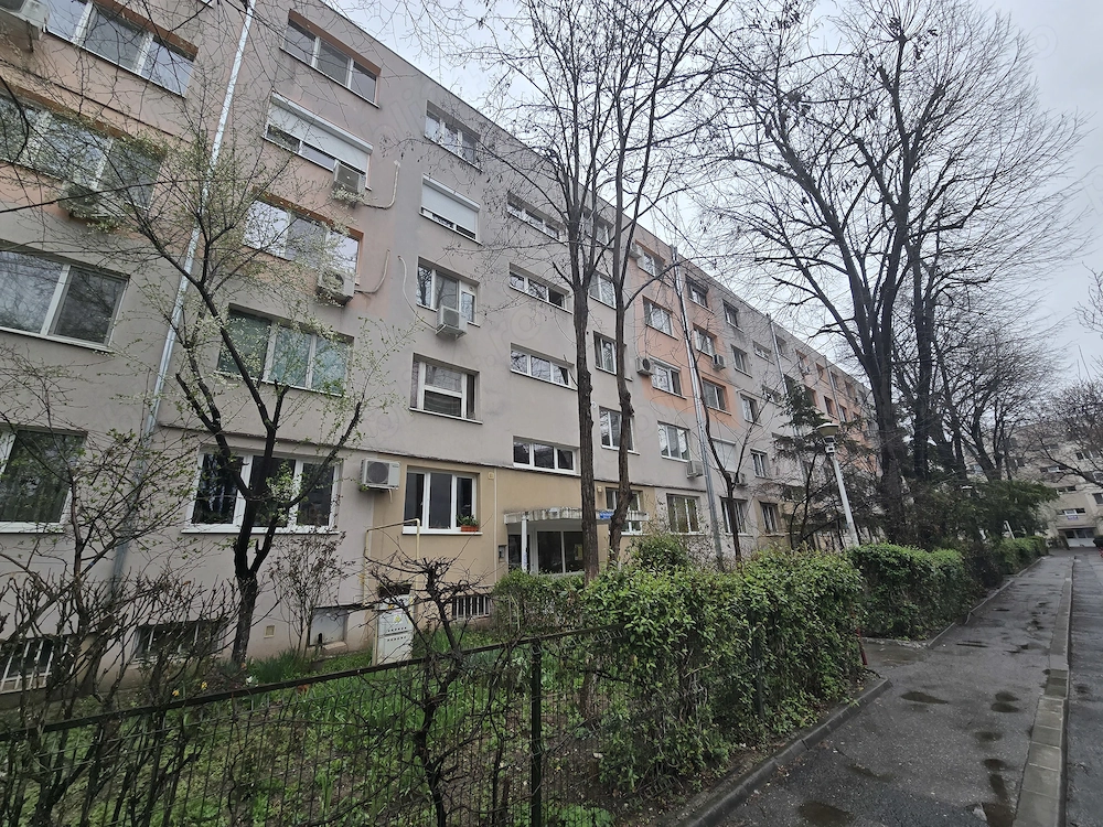 Apartament 3 camere renovabil în Aleea Barajul Bistriței   locație de vis! 