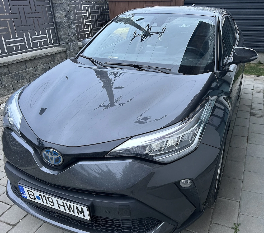 Proprietar vând autoturism marca Toyota C-HR, stare excepțională 