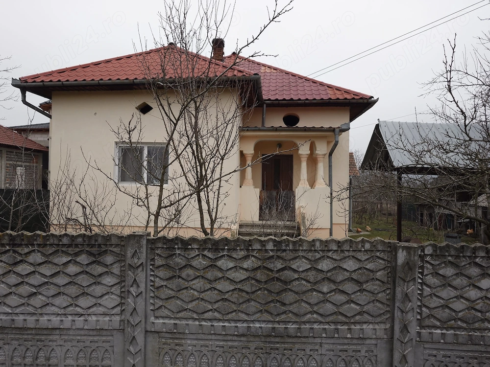 Vand casa solida in Com Gradistea- Jud. Valcea