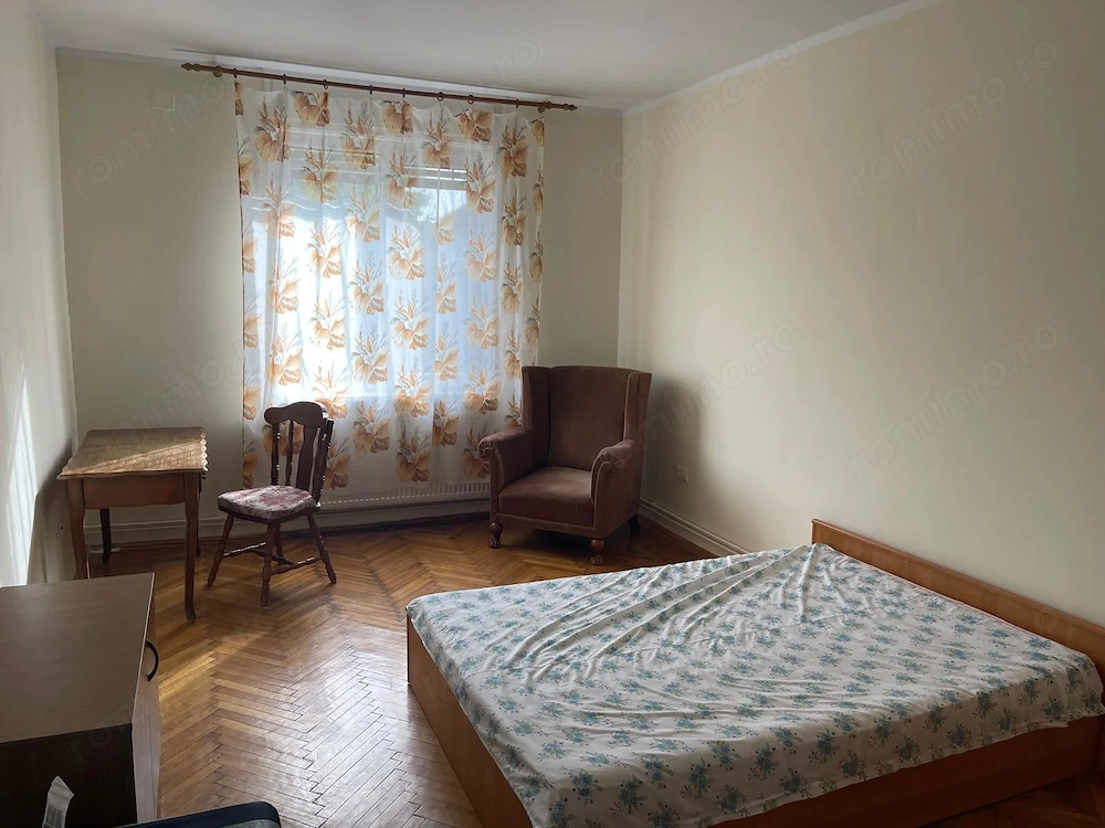 3 cam dec centrala proprie zona Fac de Medicina