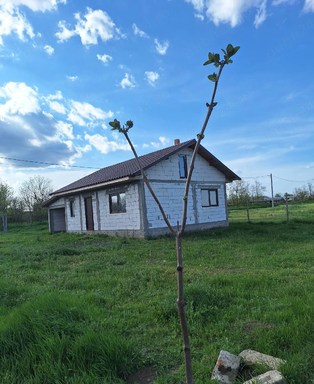 Casă + teren 1000 mp în Istria   vedere la lac