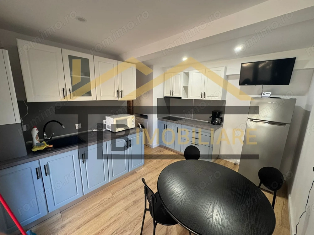 Apartament cu 2 camere, 50 mp, decomandat, Zona Ultracentrala