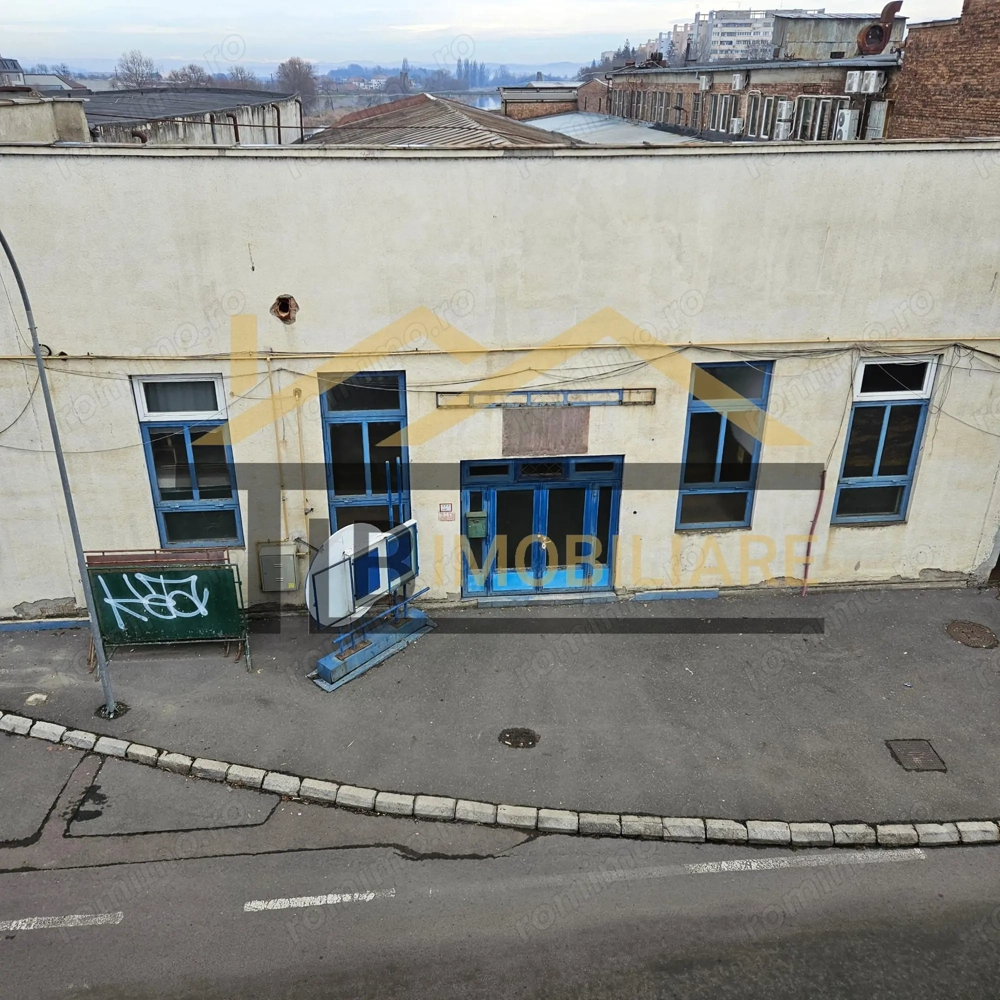 Spatiu de inchiriat, 900mp, Zonă Semi-Centrala, sală de sport/depozit/hală