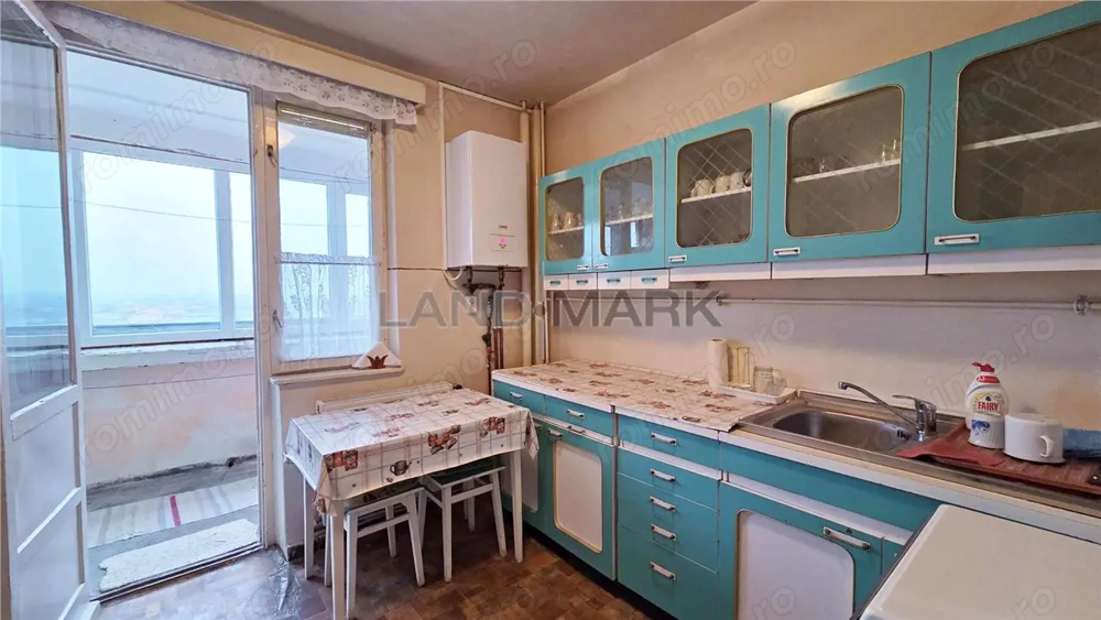 COMISION 0% APARTAMENT 3 CAMERE CU LIFT C. MARTIRILOR BLOC ANVELOPAT