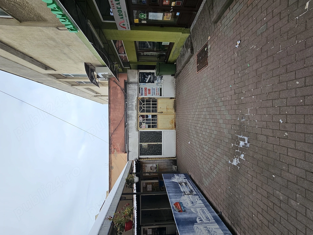 Vanzare spatiu comercial
