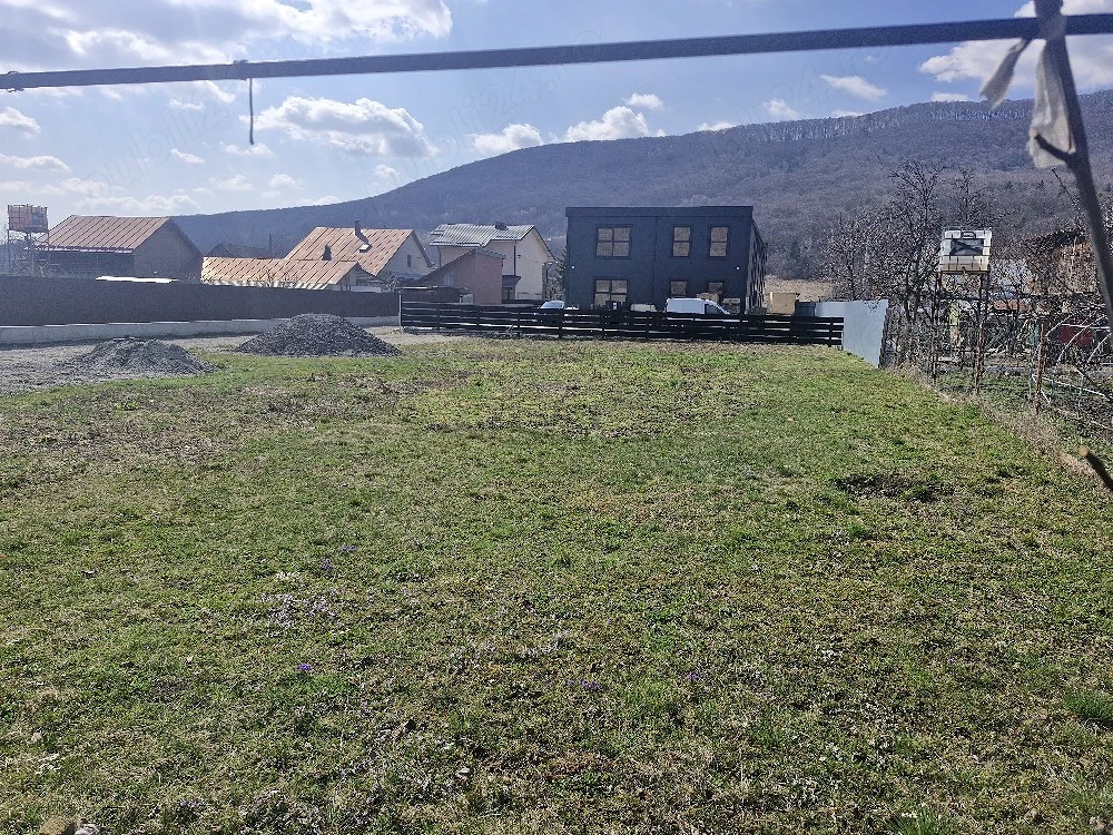 vând teren construcții 