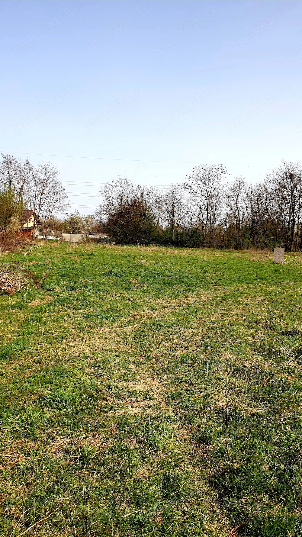 Teren intravilan situat în Turcinești la 5km distanță de oraș de oraș,  zonă liniștită cu vede