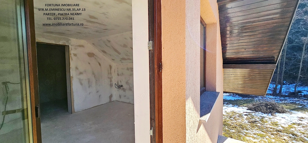Casa P+M si 1400 mp teren,langa parau si padure pretabila pt.locuit sau pensiune,  Piatra Soimului