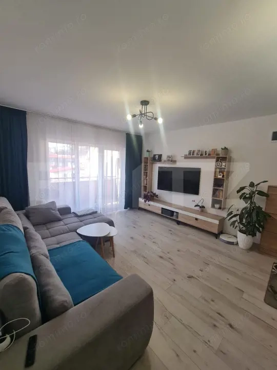 Apartament decomandat, mobilat si utilat, parcare inclusa in pret, zona Eroilor
