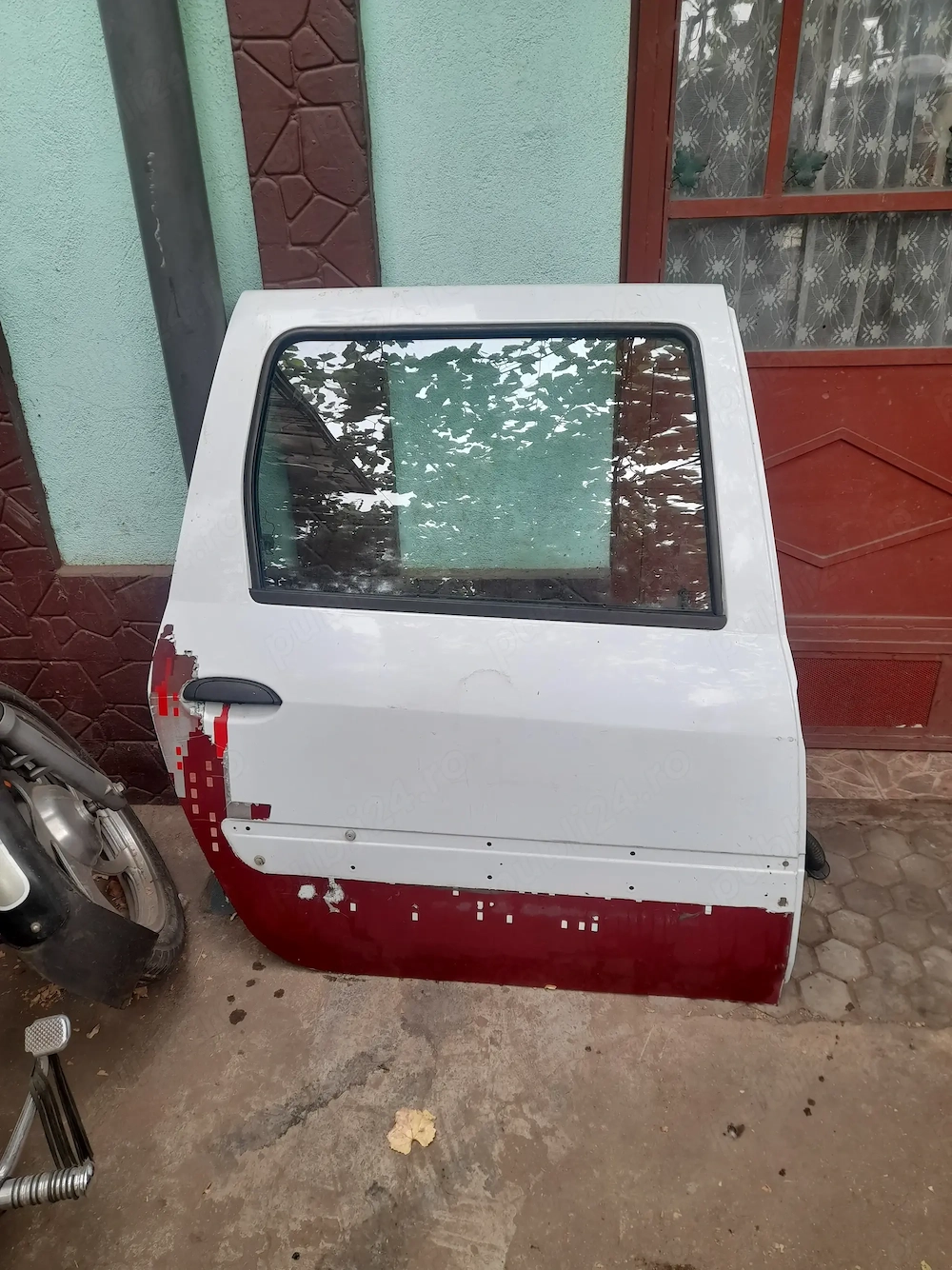 Vând usi logan albe 2006 15dci spate