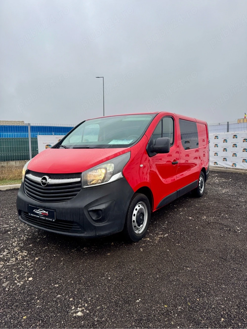 Opel Vivaro 5locuri+marfa 