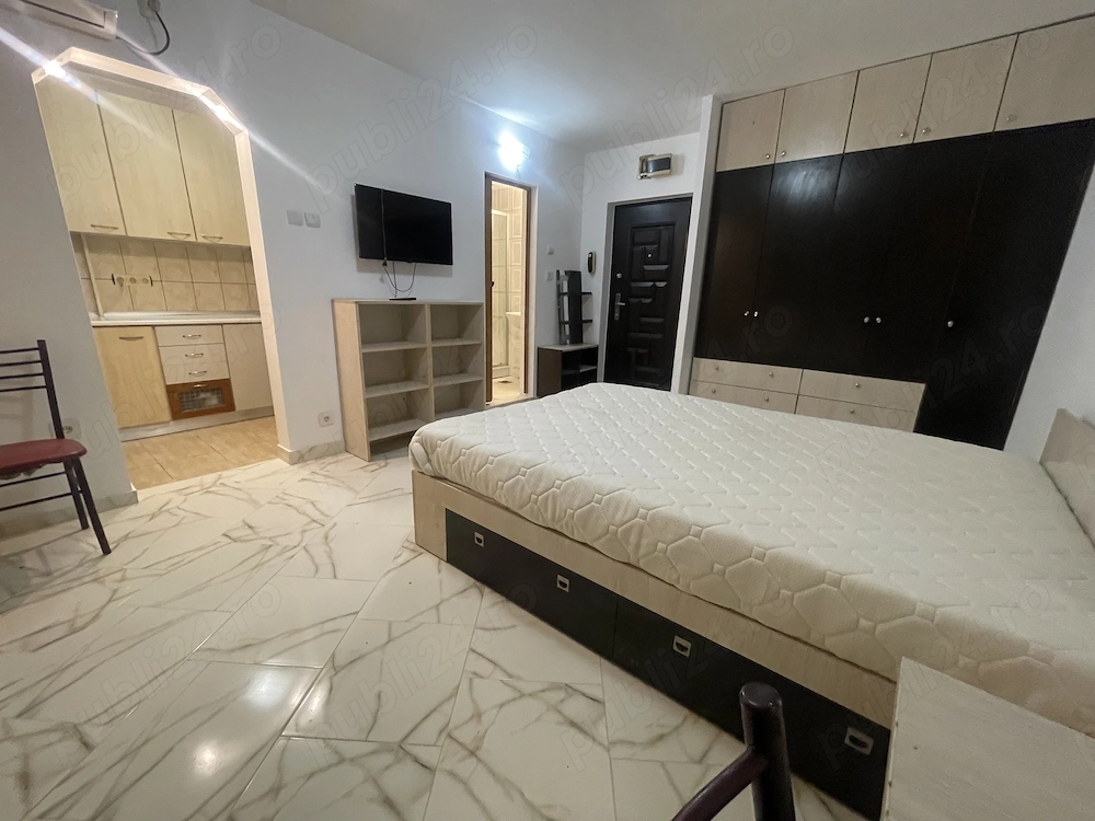 Proprietar inchiriez garsonieră sector 2 , chiar langa Mega Mall 