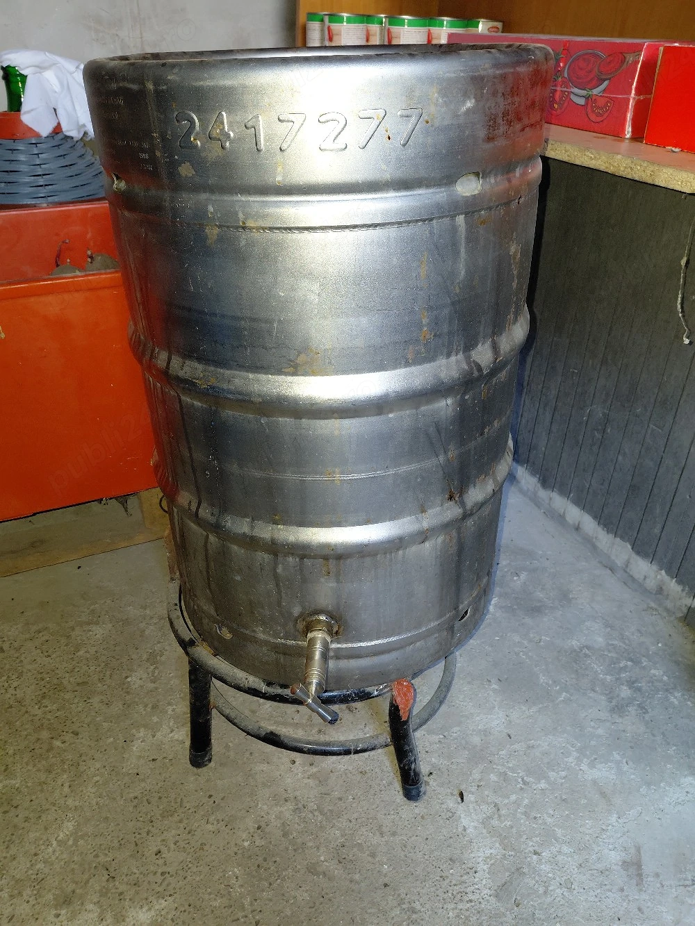 vind un butoi din inox cu 60 L rachiu 