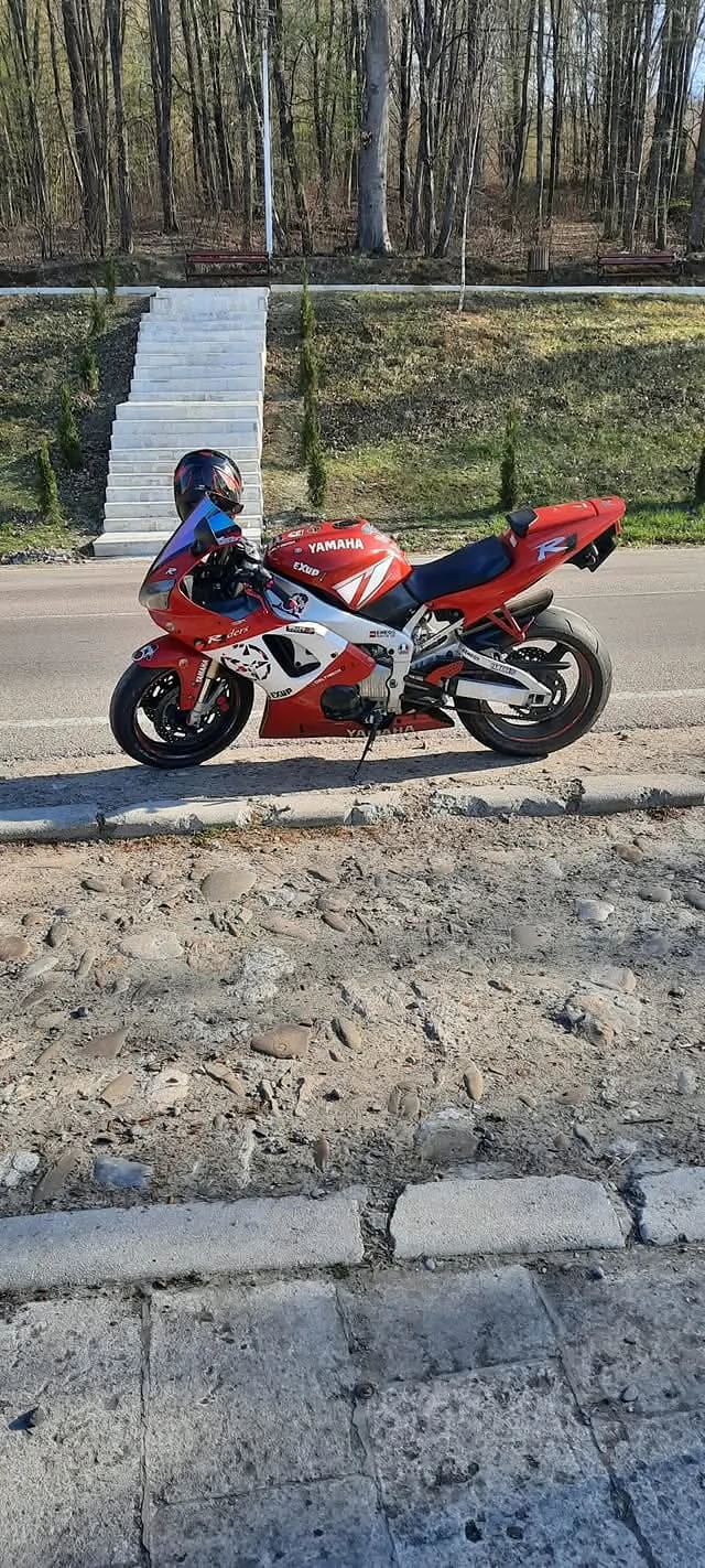 Vând Yamaha R1 2001 nepornit de 6 ani