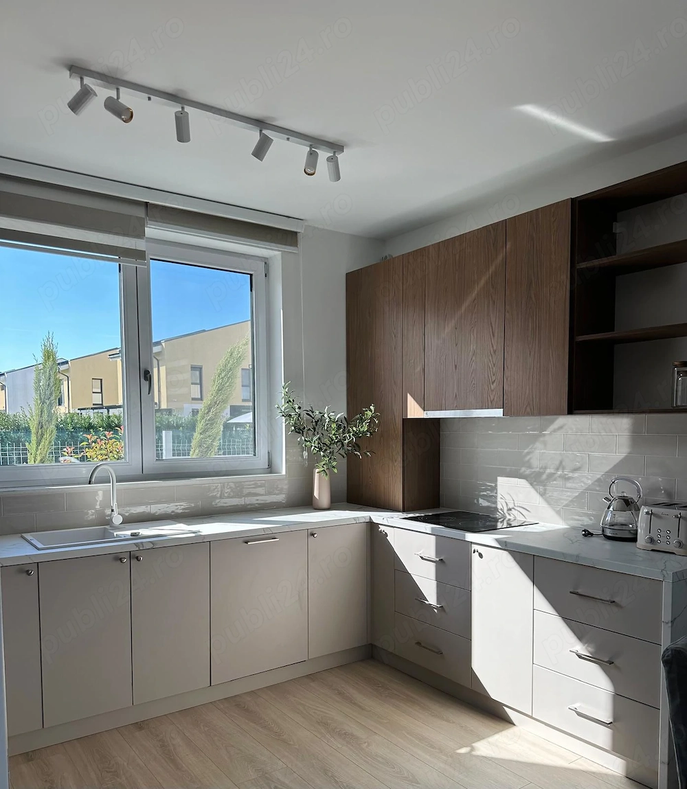 Casa de vanzare - cartier RIVIERA