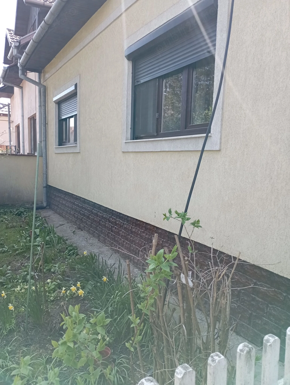 Casă -constructie solida-garaj-curte-zona Gojdu Deva