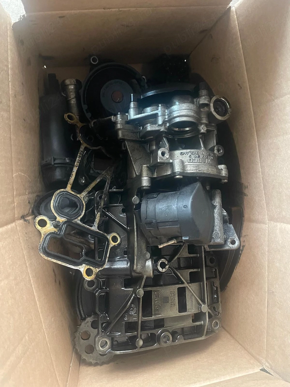 F10 - Distributie cu pompa apa, pompa de ulei, accesorii, fulie si alte piese recent schimbate.