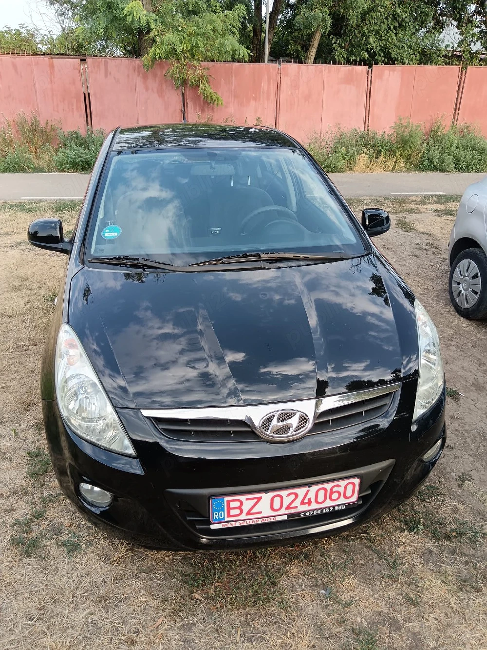 vând Hyundai i20-1,4 Benzină -Manuală-101hp-250.000km
