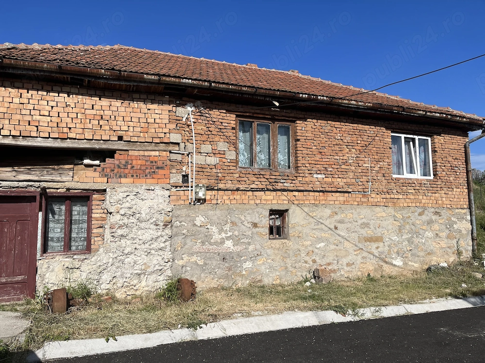 Casă de vânzare , Comuna Svinița