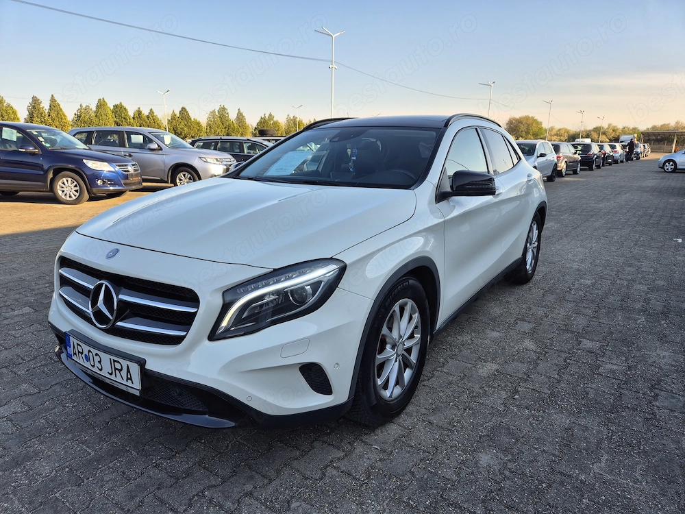 = MERCEDES GLA 220d Aut. 4x4 2.2 T.Diesel Piele Navi Xenon Led = 15.990 e. =
