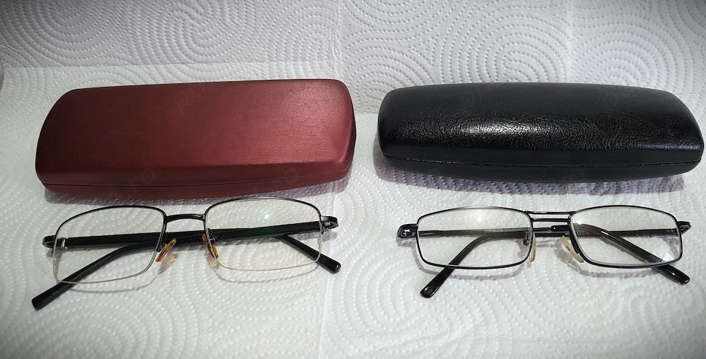 2 perechi de ochelari de vedere + 2 etuiuri