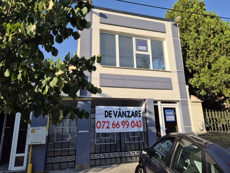 Casă de vânzare în Alexandria – Central, 7 camere, 4 spații comerciale, renovată