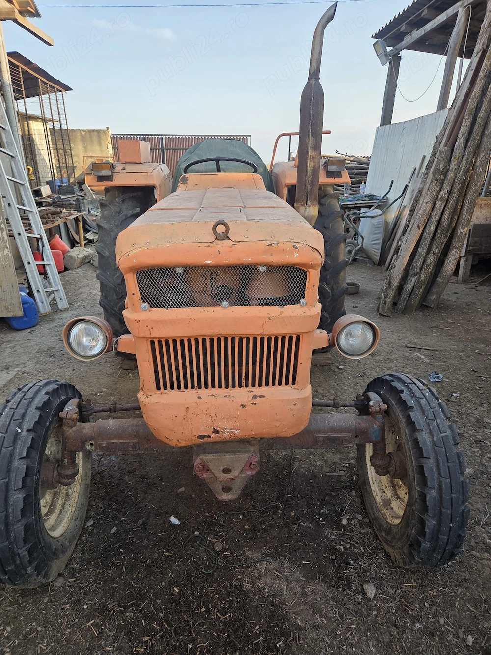 Vând tractor Fiat 550