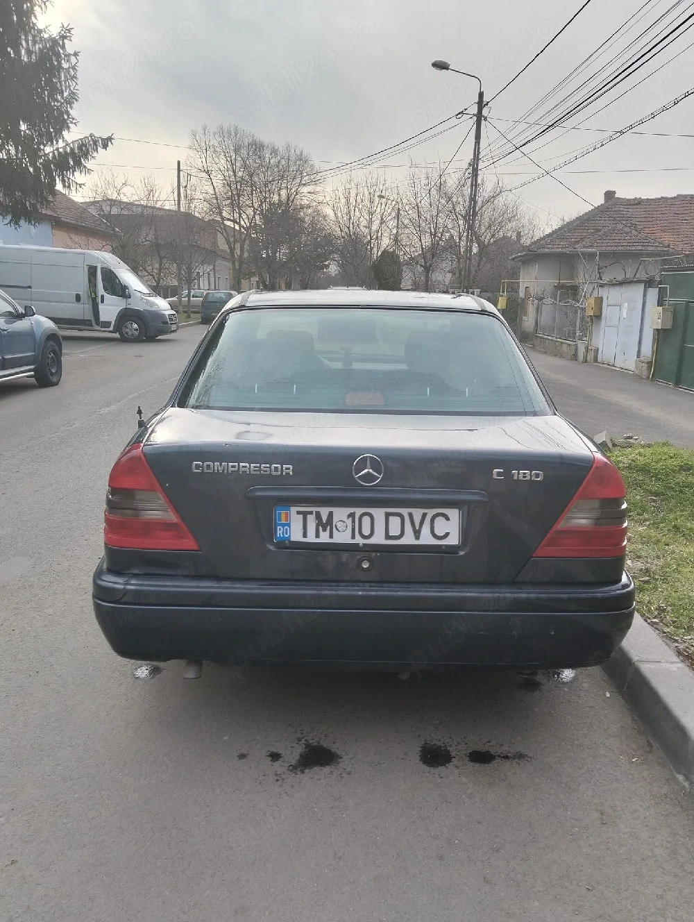 Vînd Mercedes C 180