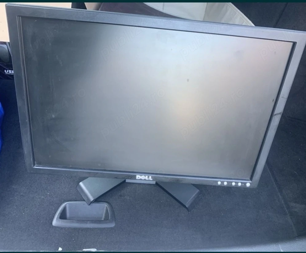 Unitate PC si monitor