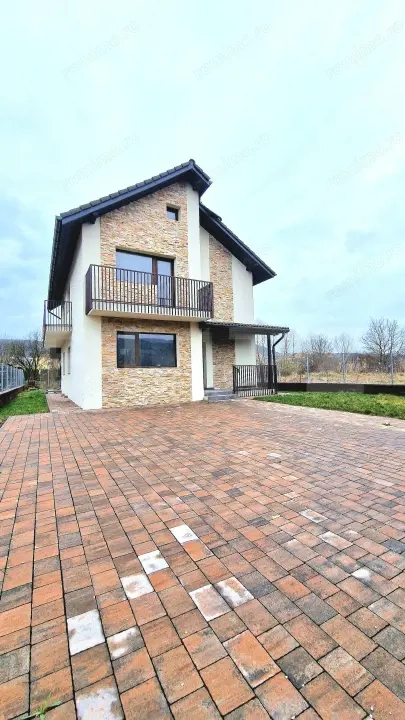 Exclusivitate | Casa individuala Chinteni, 180mp utili, teren 446mp, acces parau