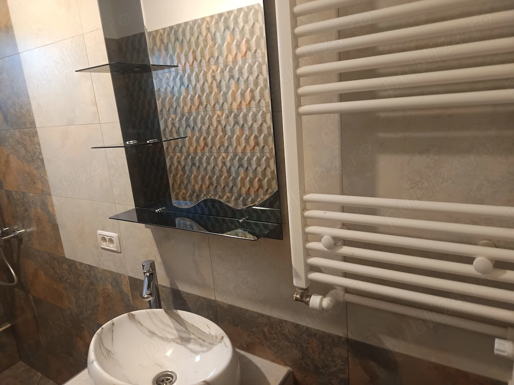 Vând apartament 2 camere navodari