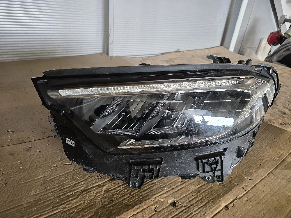 far stanga mercedes glc 2025