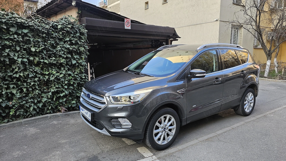 Ford Kuga 2018 4x4 impecabila, tinuta in garaj, masina de familie, intretinuta, roti iarna, revizii 