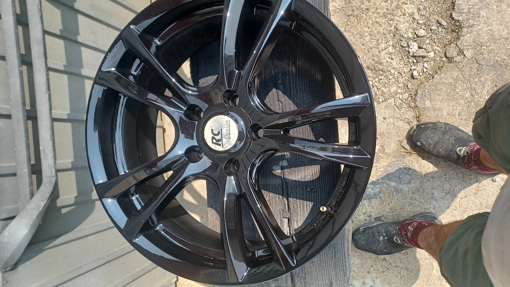 Vând Genți r 18 BMW 