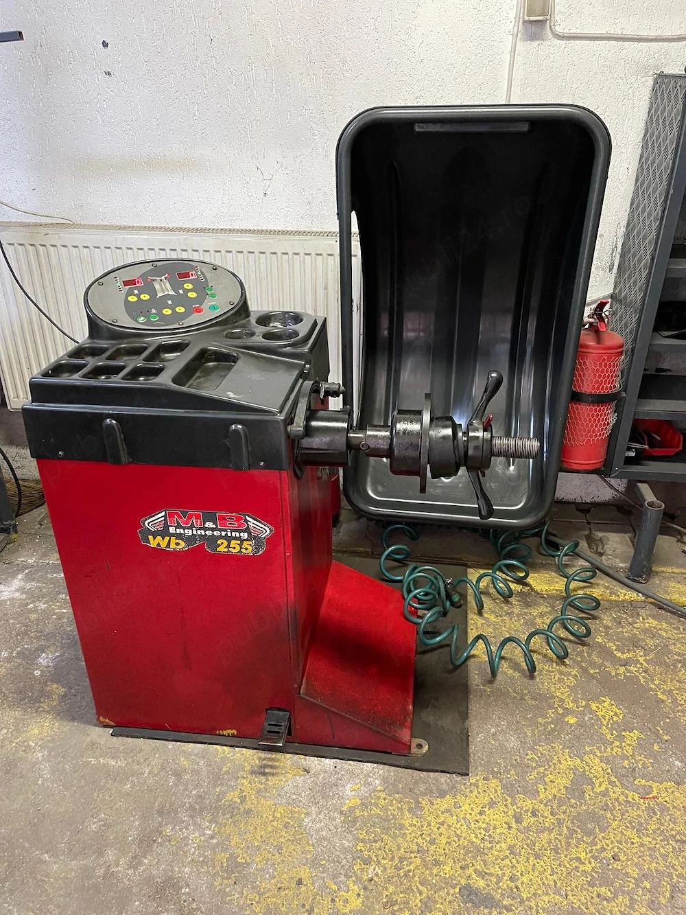 masini de vulcanizat si echilibrat in stare de functionare .Sunt 2 seturi,Se vind  toate .