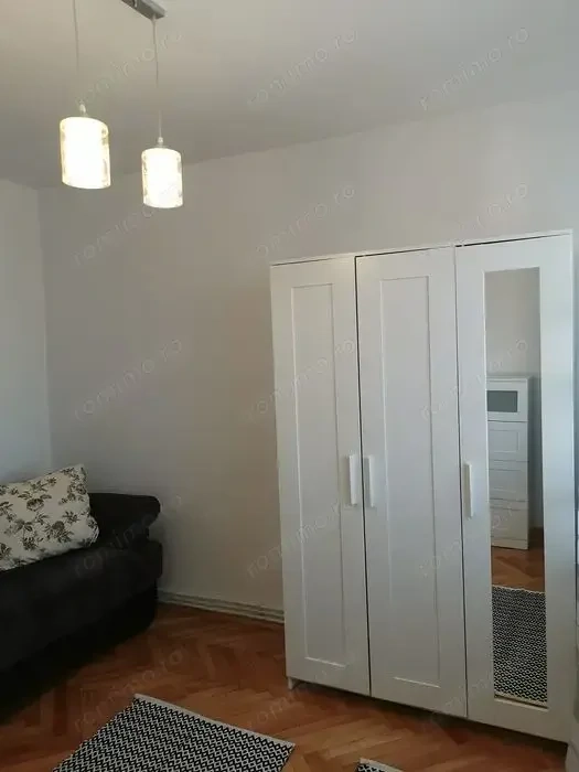 Apartament 2 camere la bloc - strada Vatra Luminoasa