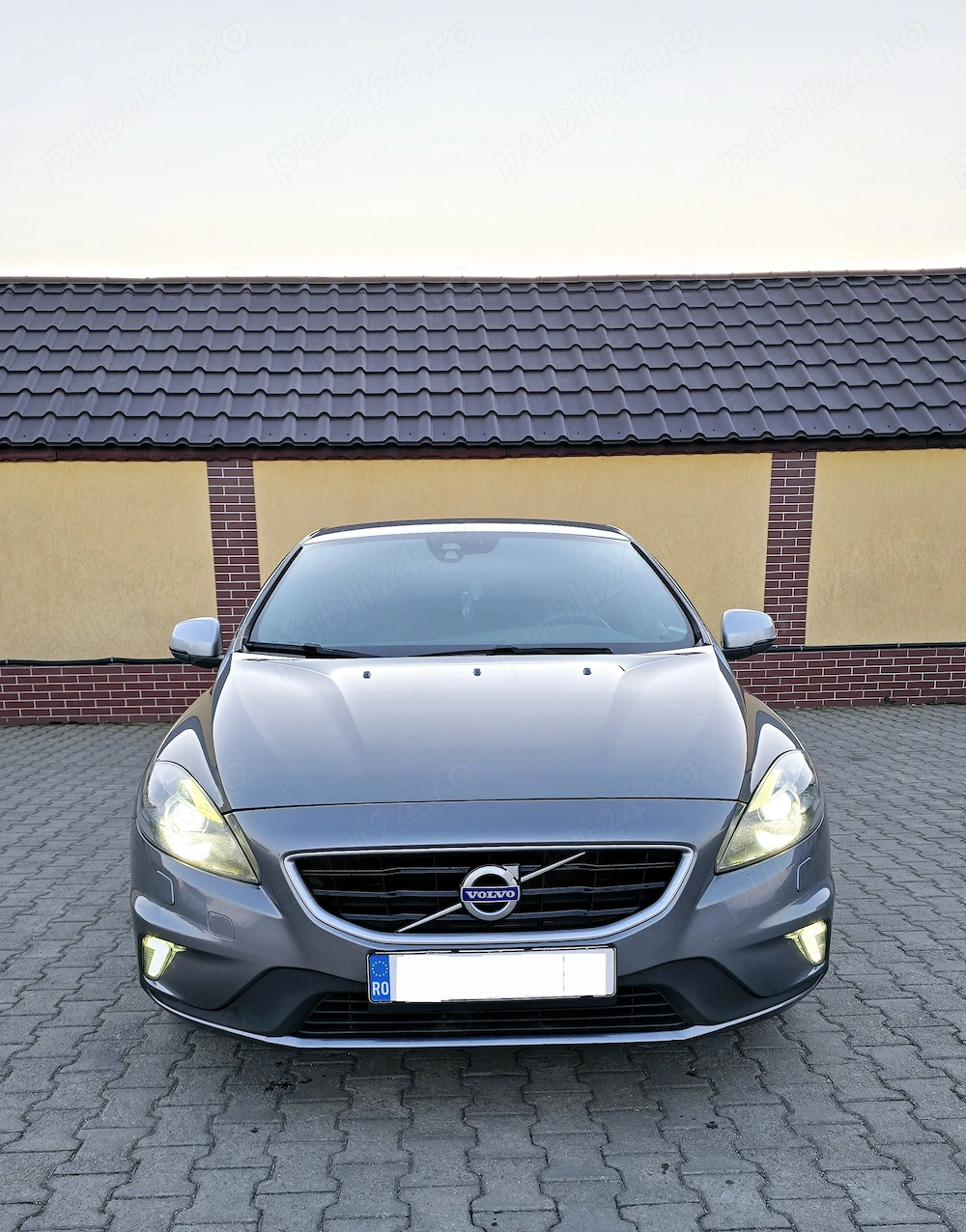 Volvo V40 2016 R-design