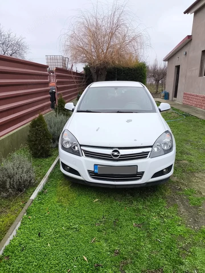 Opel Astra H, 2012 cu motor de 1.6 benzina